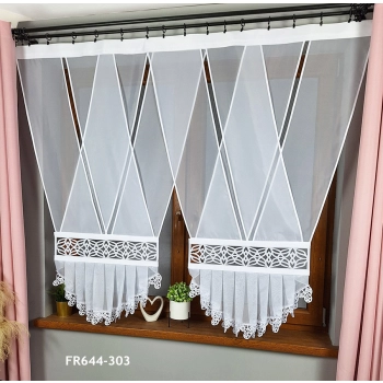 Schiebegardinen weiß V-Form mit Ajourmuster 303 und Rüsche, 2-teilig, H 135/150 cm